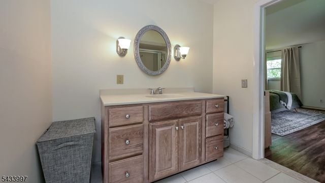 42 Stirling Ln, Wayne Twp., NJ 07470