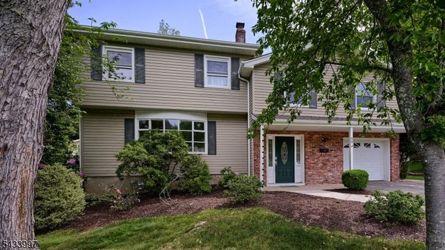 42 Stirling Ln, Wayne Twp., NJ 07470