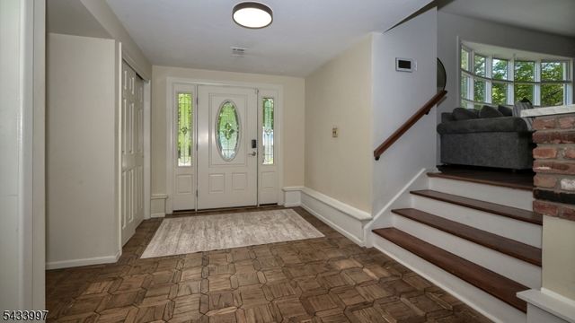 42 Stirling Ln, Wayne Twp., NJ 07470