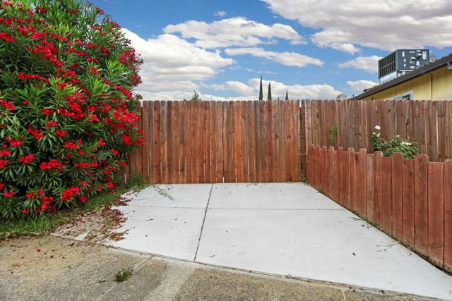 2401 Claridge Ln, Stockton, CA 95210
