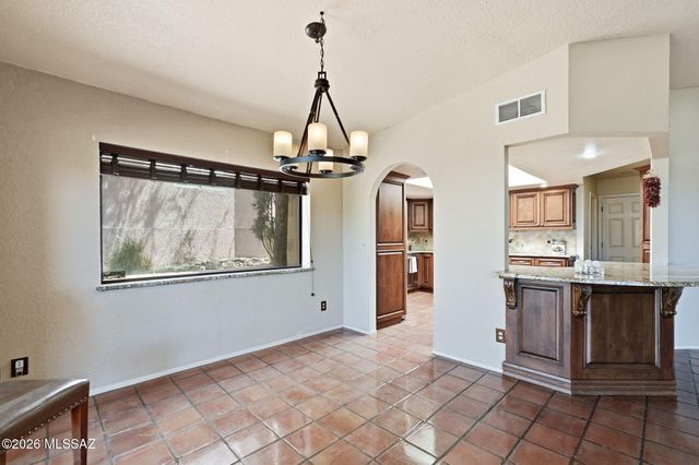 4221 N Summer Set Drive, Tucson, AZ 85750