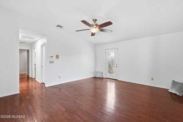 4221 N Summer Set Drive, Tucson, AZ 85750