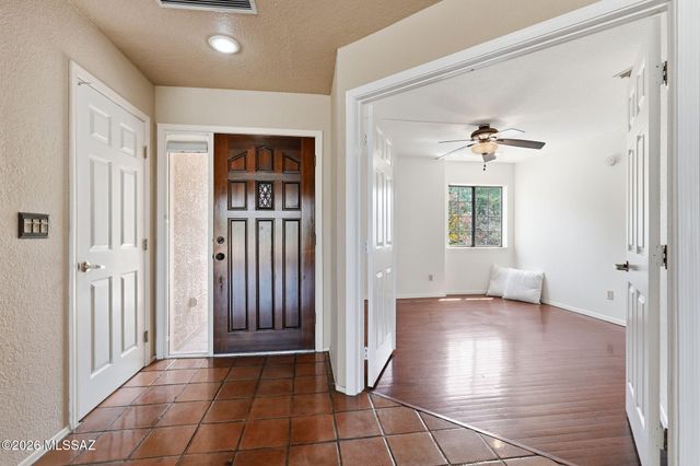 4221 N Summer Set Drive, Tucson, AZ 85750
