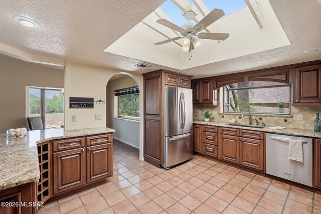 4221 N Summer Set Drive, Tucson, AZ 85750