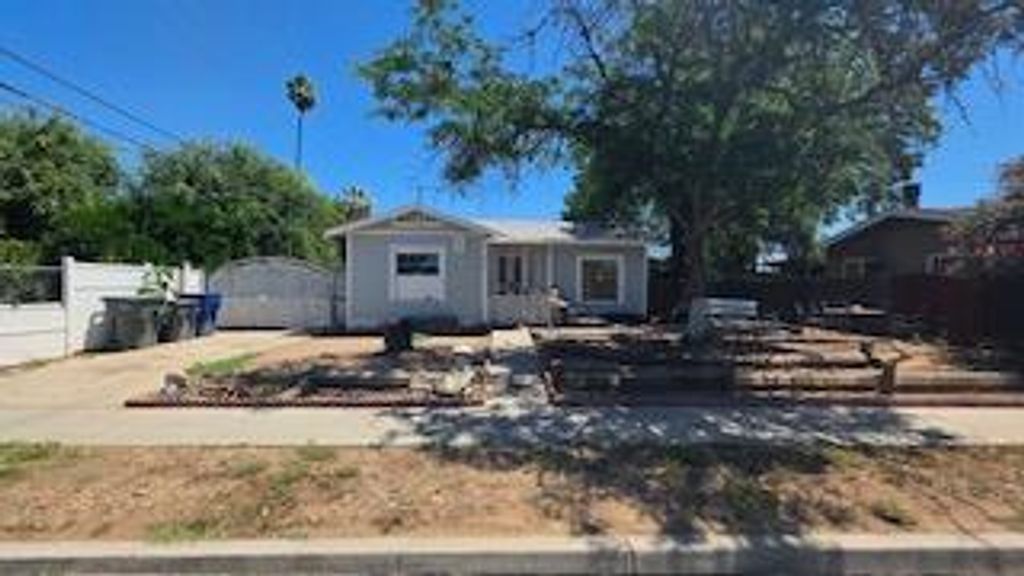 368 N Recreation Avenue, Fresno, CA 93702