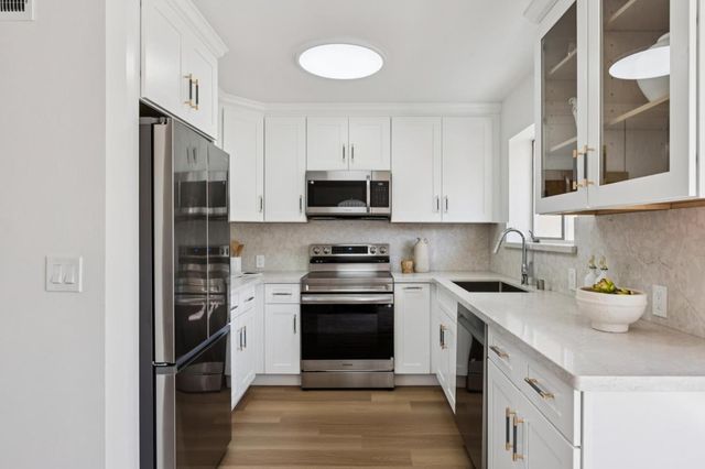 528 Everett Avenue F, Palo Alto, CA 94301