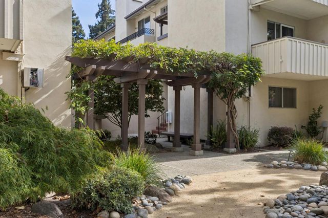528 Everett Avenue F, Palo Alto, CA 94301