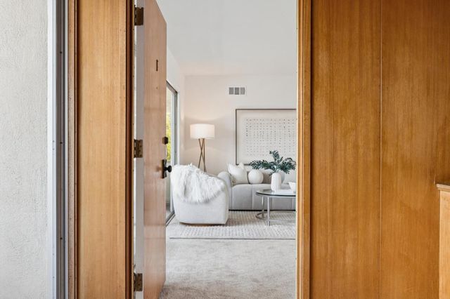 528 Everett Avenue F, Palo Alto, CA 94301