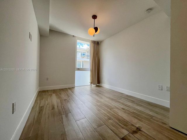 1000 99th St 3, Bay Harbor Islands, FL 33154