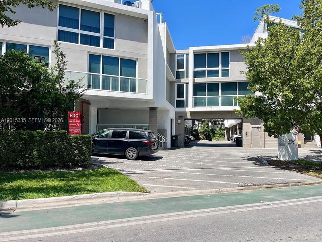1000 99th St 3, Bay Harbor Islands, FL 33154