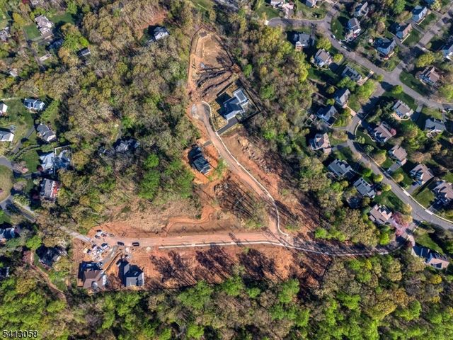 8 Juniper Pointe Trail, Green Brook Twp., NJ 08812