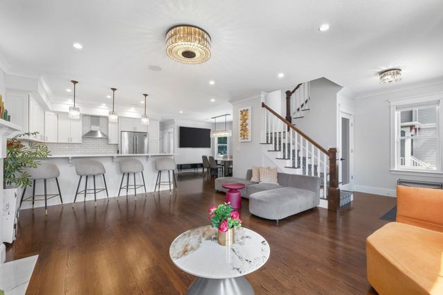 30 Port Norfolk St, Boston, MA 02122