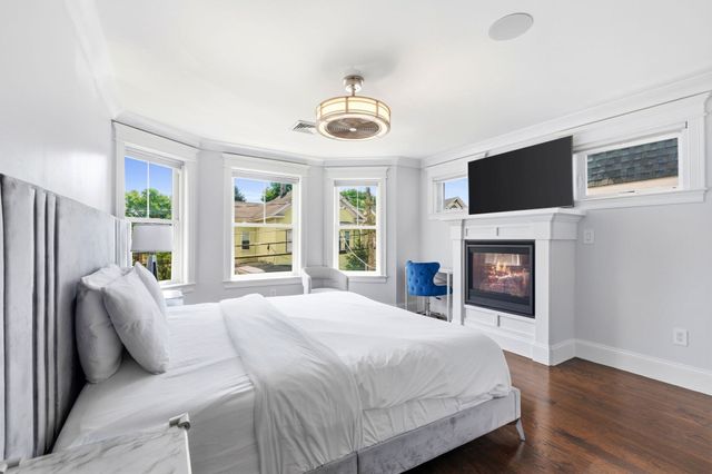 30 Port Norfolk St, Boston, MA 02122