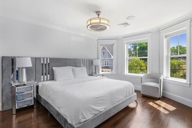 30 Port Norfolk St, Boston, MA 02122