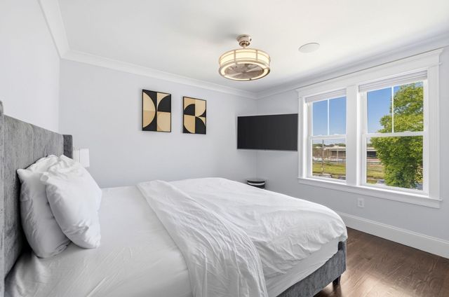 30 Port Norfolk St, Boston, MA 02122