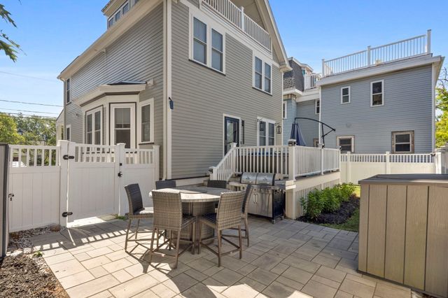 30 Port Norfolk St, Boston, MA 02122