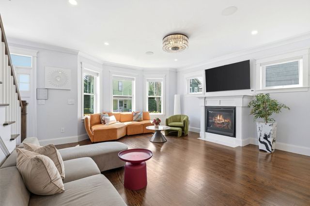 30 Port Norfolk St, Boston, MA 02122