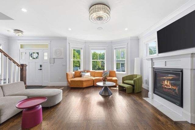 30 Port Norfolk St, Boston, MA 02122