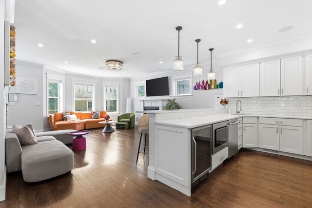 30 Port Norfolk St, Boston, MA 02122