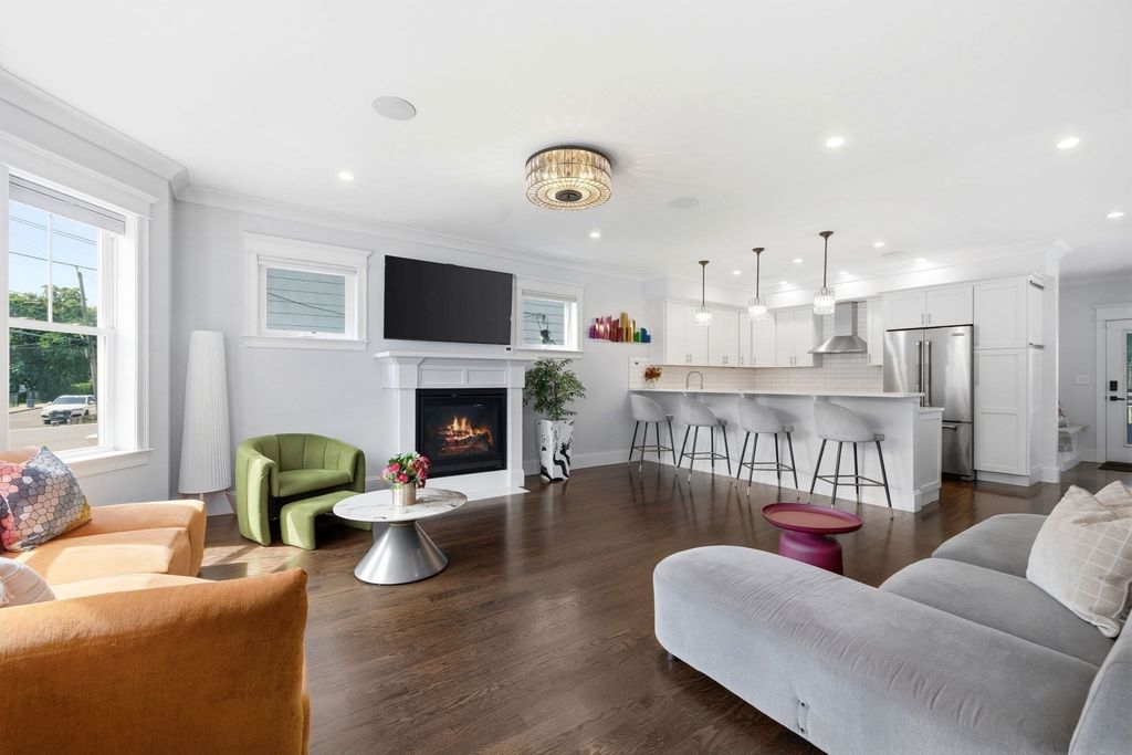 30 Port Norfolk St, Boston, MA 02122