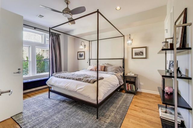 541 W Belmont Avenue, Chicago, IL 60657