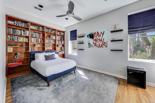 541 W Belmont Avenue, Chicago, IL 60657