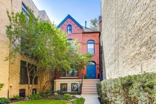 541 W Belmont Avenue, Chicago, IL 60657