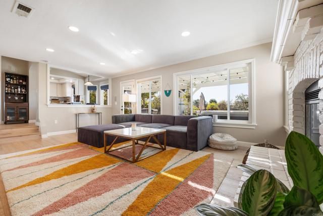 2072 Wandering Road, Encinitas, CA 92024