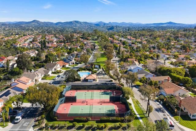 2072 Wandering Road, Encinitas, CA 92024