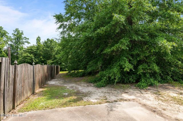 300 Lake Road A, Greenville, NC 27834