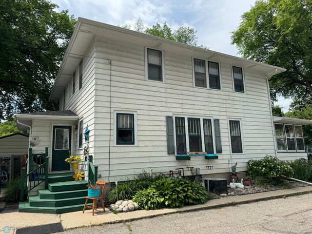 1414-1416 S 6th Avenue S, Fargo, ND 58103