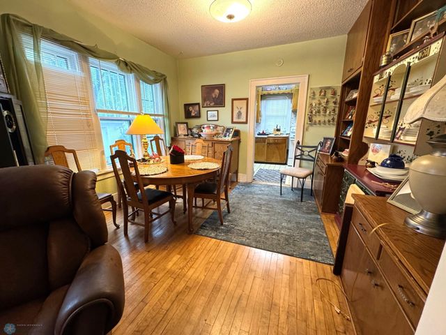 1414-1416 S 6th Avenue S, Fargo, ND 58103