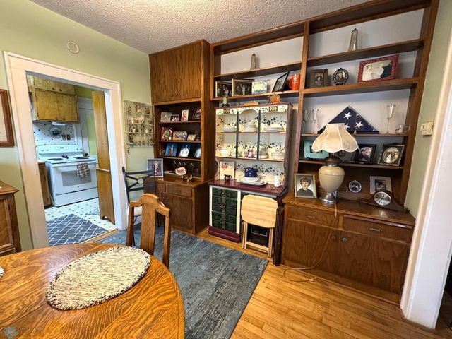 1414-1416 S 6th Avenue S, Fargo, ND 58103