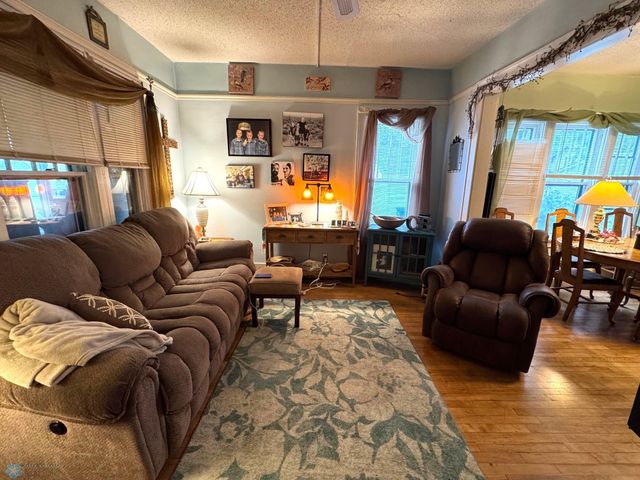 1414-1416 S 6th Avenue S, Fargo, ND 58103