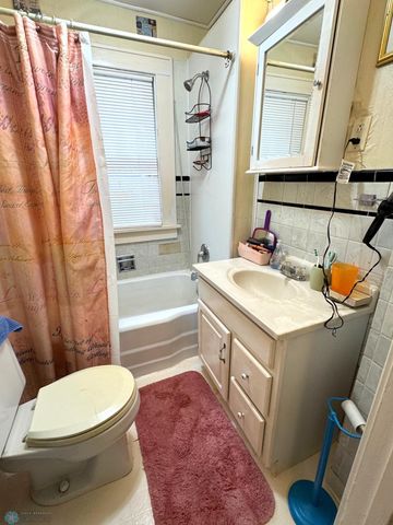 1414-1416 S 6th Avenue S, Fargo, ND 58103