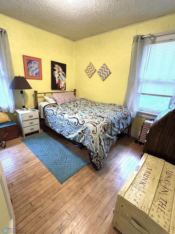 1414-1416 S 6th Avenue S, Fargo, ND 58103