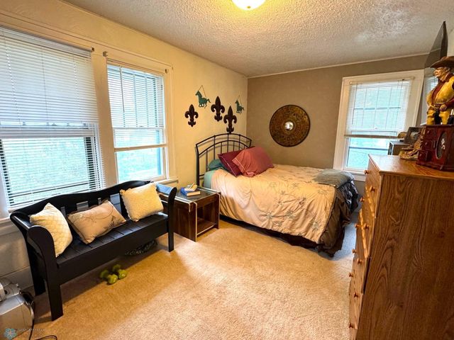 1414-1416 S 6th Avenue S, Fargo, ND 58103
