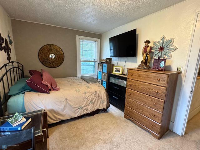 1414-1416 S 6th Avenue S, Fargo, ND 58103