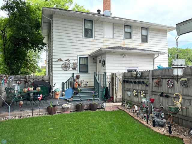 1414-1416 S 6th Avenue S, Fargo, ND 58103