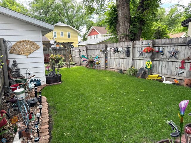 1414-1416 S 6th Avenue S, Fargo, ND 58103