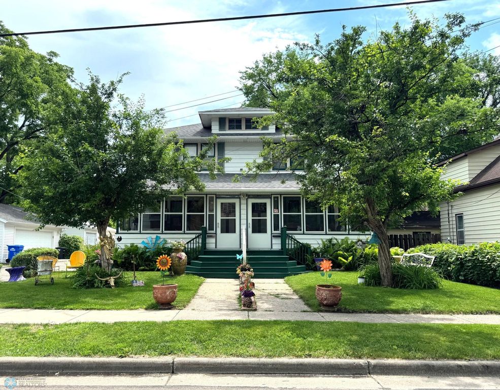 1414-1416 S 6th Avenue S, Fargo, ND 58103