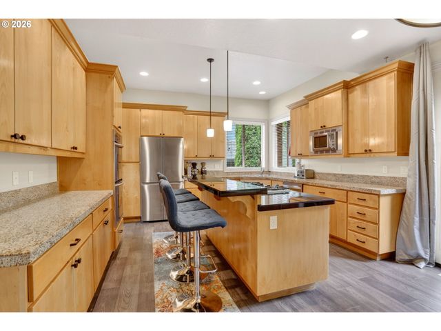 10147 Nw SKYLINE HEIGHTS Dr, Portland, OR 97229
