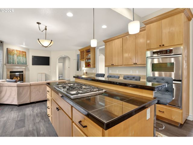 10147 Nw SKYLINE HEIGHTS Dr, Portland, OR 97229