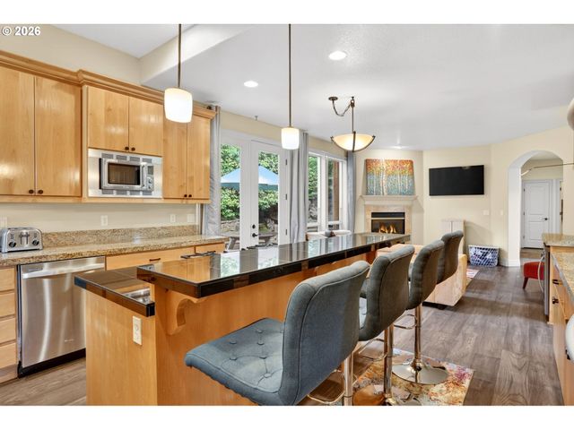 10147 Nw SKYLINE HEIGHTS Dr, Portland, OR 97229