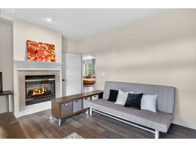 10147 Nw SKYLINE HEIGHTS Dr, Portland, OR 97229