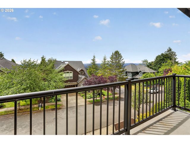 10147 Nw SKYLINE HEIGHTS Dr, Portland, OR 97229