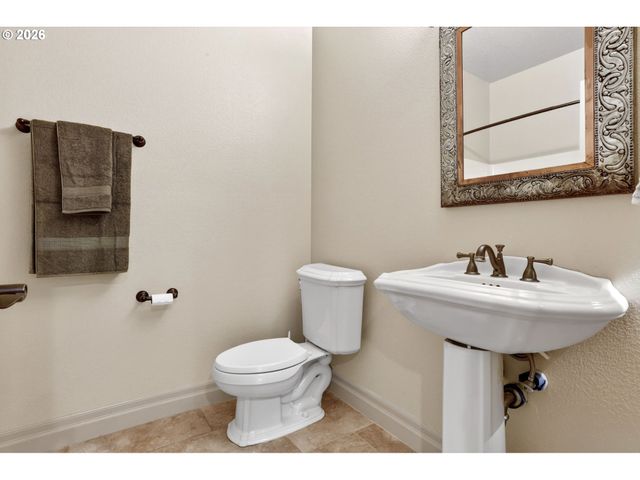 10147 Nw SKYLINE HEIGHTS Dr, Portland, OR 97229