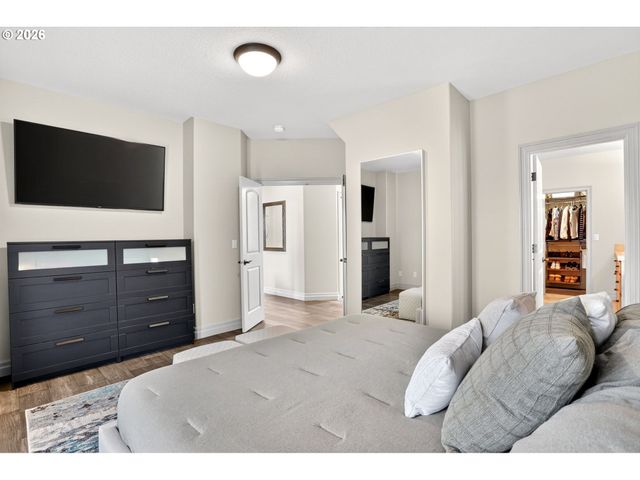 10147 Nw SKYLINE HEIGHTS Dr, Portland, OR 97229