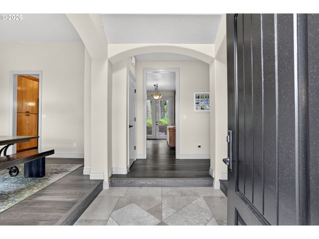 10147 Nw SKYLINE HEIGHTS Dr, Portland, OR 97229