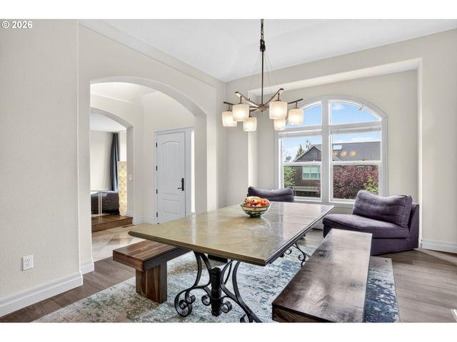 10147 Nw SKYLINE HEIGHTS Dr, Portland, OR 97229